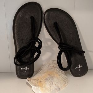 Perfect flip-flops by Sanuk